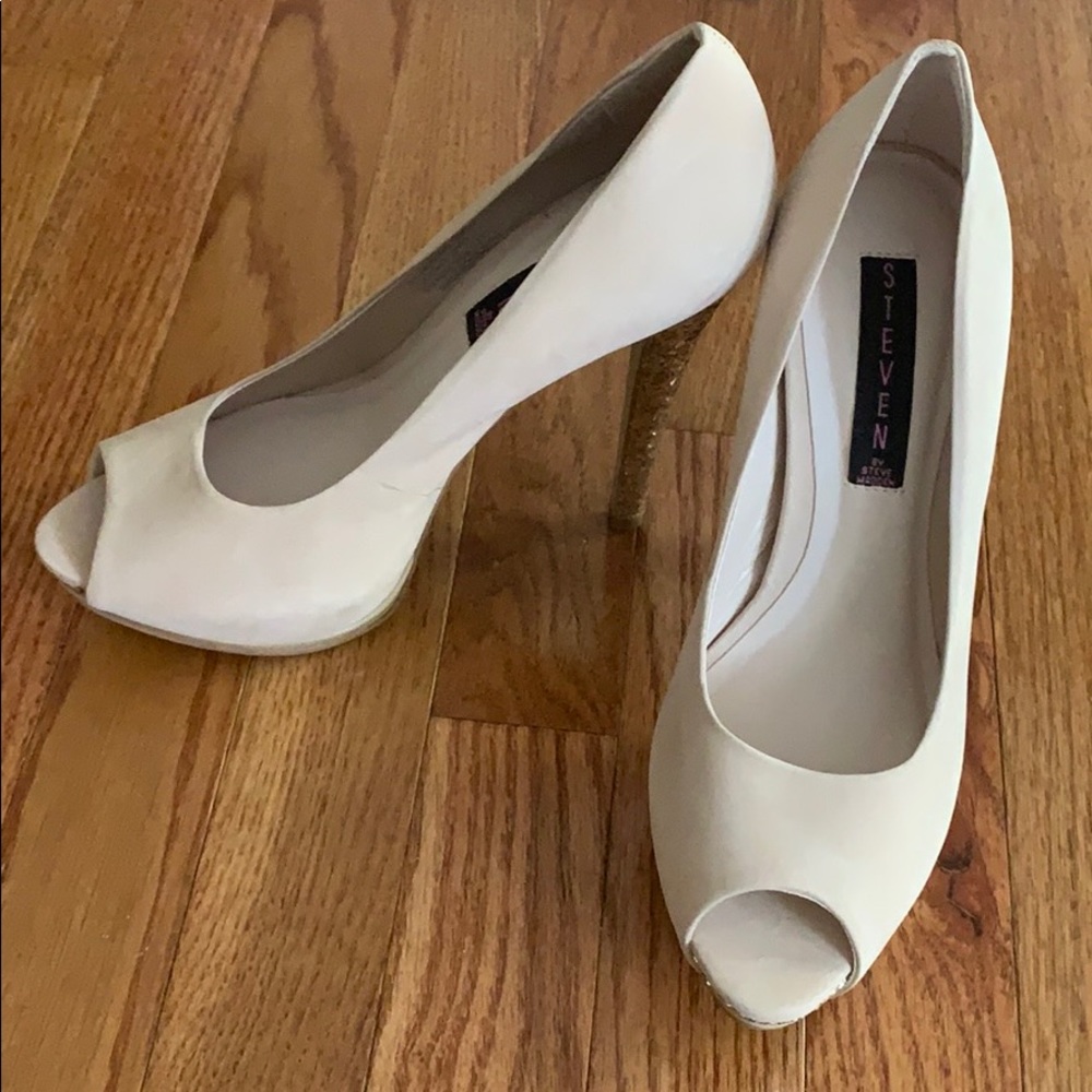 Peep Toe pumps
